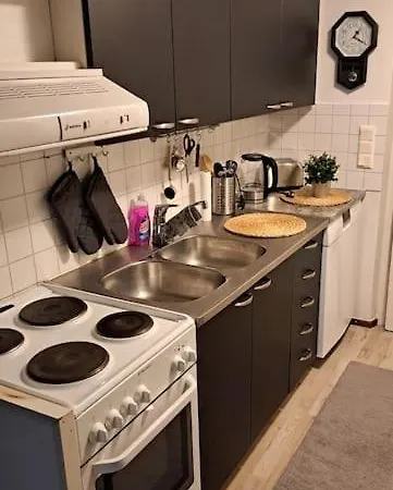 Majoitu Joen Rannassa
