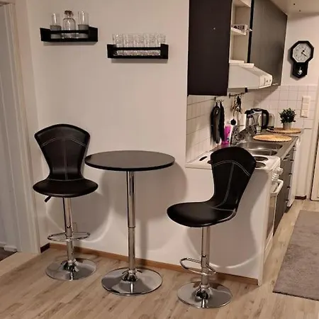 Majoitu Joen Rannassa