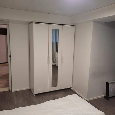 Majoitu Joen Rannassa